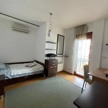 Ninis Flat Apartament