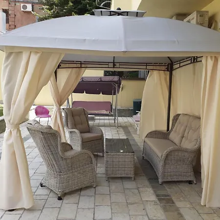 公寓 Ninis Flat 贝尔格莱德